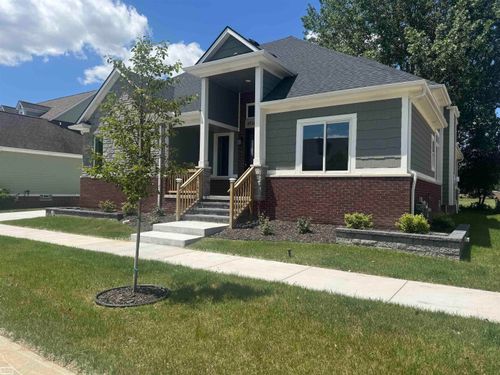 49345 Golden Park Dr, Shelby Twp, MI, 48315-4092 | Card Image