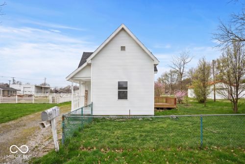 512 N 13th St, Elwood, IN, 46036-1210 | Card Image