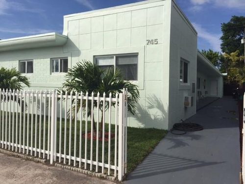 3-745 81st St, Miami Beach, FL, 33141-1585 | Card Image