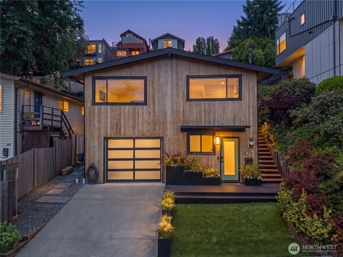 425 26th Ave E, Seattle, WA, 98112-4728 | Card Image