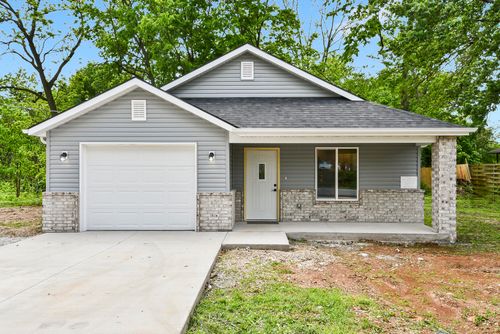 3016 W Chestnut St, Springfield, MO, 65803-2358 | Card Image