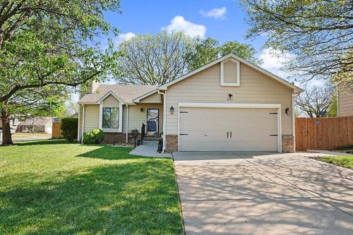 251 E Catalpa Ct, Derby, KS, 67037 | Card Image