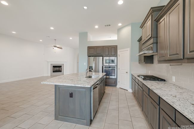 28812 Stevenson Gate, House other with 4 bedrooms, 3 bathrooms and null parking in Fair Oaks Ranch TX | Image 13