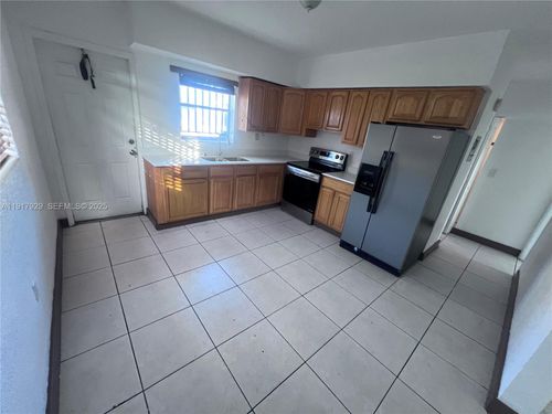 apt-1-1995 Ne 167th St, North Miami Beach, FL, 33162-3161 | Card Image