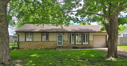 512 Stout St, Saint Joseph, IL, 61873-9263 | Card Image