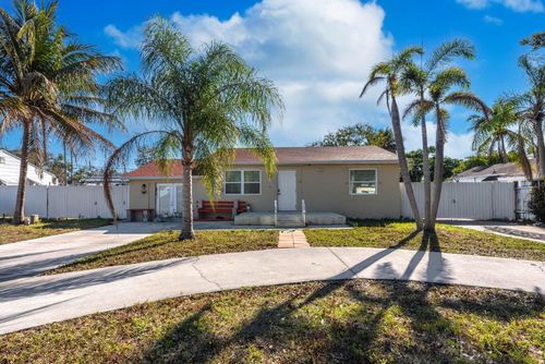 3914 Serubi Ave, Palm Springs, FL, 33461-4024 | Card Image