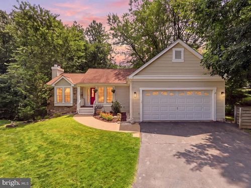 10799 Adare Dr, FAIRFAX, VA, 22032-3128 | Card Image