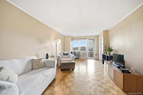 apt-6v-11 Park Ave, Mount Vernon, NY, 10550-2175 | Card Image