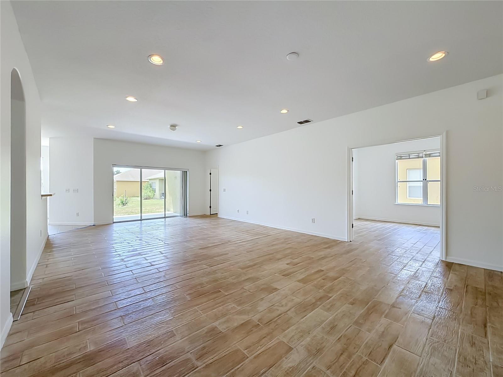 Residential in LAKE ALFRED 5