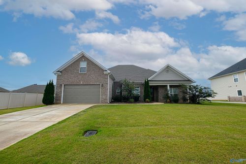 106 Shields Lake Dr, Huntsville, AL, 35811-8137 | Card Image