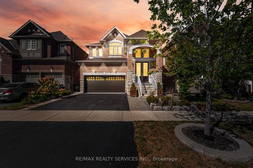 72 Bonnieglen Farm Blvd, Caledon, ON, L7C4C8 | Card Image