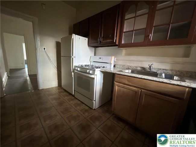APT-2 - 266 E Walnut St, Condo with 2 bedrooms, 1 bathrooms and null parking in Allentown PA | Image 6