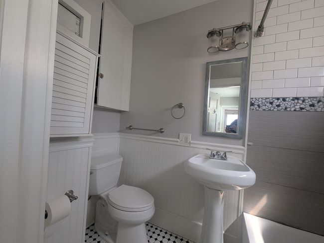 13 Hill St, Home with 2 bedrooms, 1 bathrooms and null parking in Dover NH | Image 31