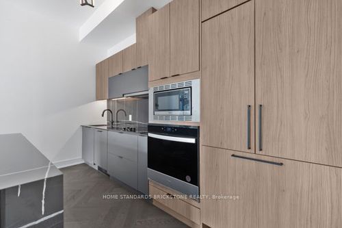 1301-8888 Yonge Street, Richmond Hill, ON, L4C5V6 | Card Image