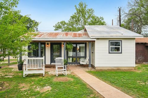 801 1/2 Bishop St, Smithville, TX, 78957-1109 | Card Image