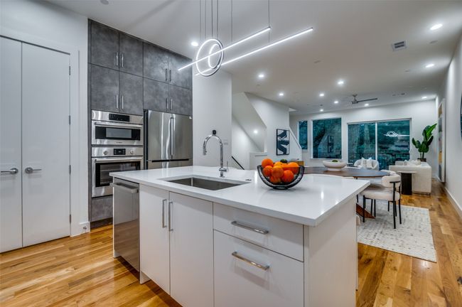 14911 Reserve Circle, Townhouse with 3 bedrooms, 4 bathrooms and null parking in Addison TX | Image 7