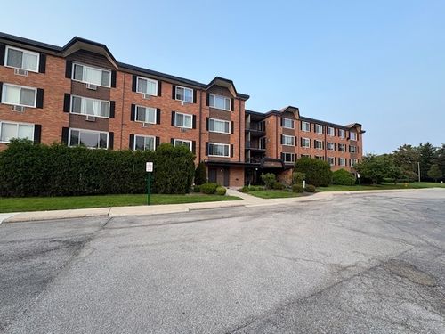 apt-104-1227 S Old Wilke Rd, Arlington Heights, IL, 60005-2965 | Card Image
