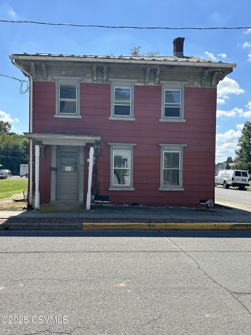 301 E Pine St, Selinsgrove, PA, 17870-2131 | Card Image