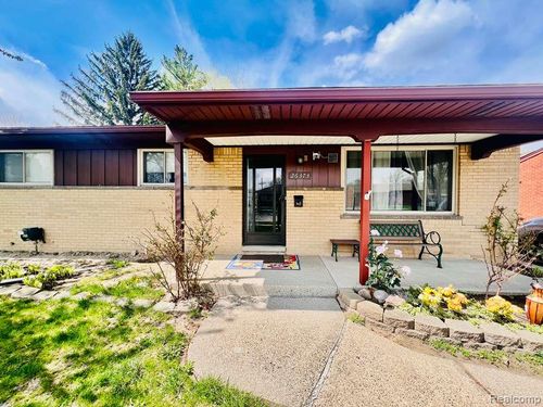 26373 Curie Ave, Warren, MI, 48091-1284 | Card Image