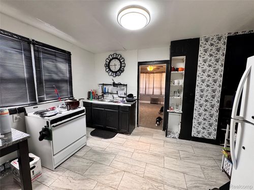 12010 Elmdale St, Detroit, MI, 48213-1744 | Card Image