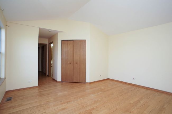 671 Legends Dr, Home with 3 bedrooms, 3 bathrooms and 2 parking in Carol Stream IL | Image 8