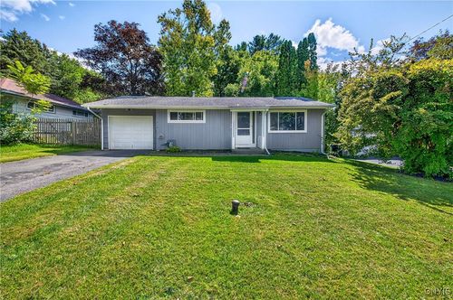 216 Pine Grove St, Syracuse, NY, 13210-4232 | Card Image