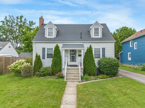 5857 Murray St, Niagara Falls, ON, L2G2J9 | Card Image