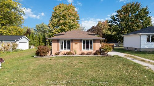4552 Shamrock St, Oil City, ON, N0N1N0 | Card Image
