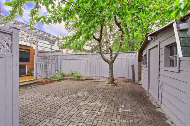 48 Archdekin Dr, House attached with 5 bedrooms, 3 bathrooms and 4 parking in Brampton ON | Image 45