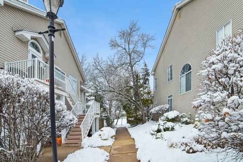 19-19 Birchwood Rd, Bedminster, NJ, 07921-1901 | Card Image