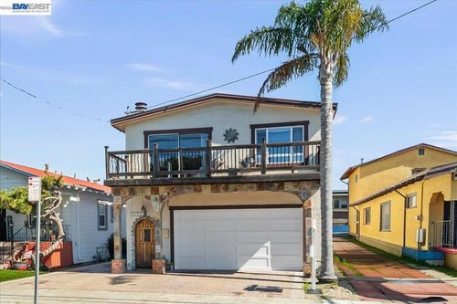 2751 Wallace St, Berkeley, CA, 94702-2229 | Card Image