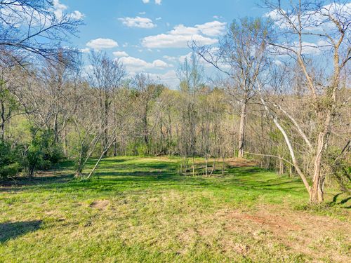 218 N Camp Heights Dr, Sparta, TN, 38583-1906 | Card Image