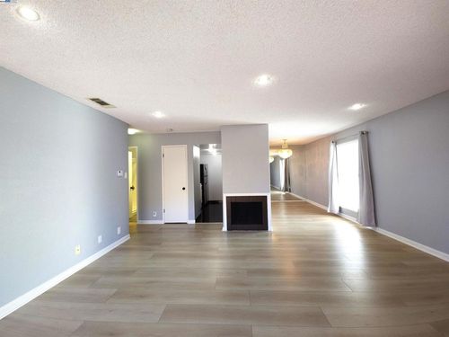 5580 Hemlock Ter, Fremont, CA, 94538-2443 | Card Image