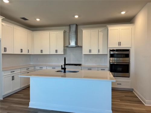 8007 Seaflower Parkway, BRADENTON, FL, 34210 | Card Image