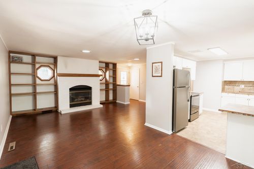 901 Airfield Ln, Midland, MI, 48642-4701 | Card Image
