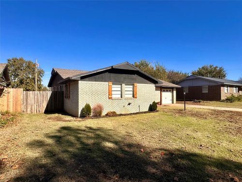 513 E Roh Street, Thomas, OK, 73669 | Card Image