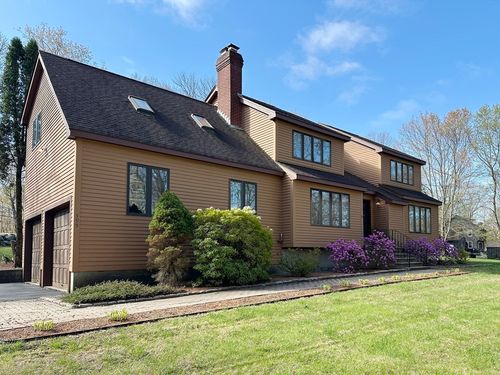 399 Central Tpke, Sutton, MA, 01590-2323 | Card Image