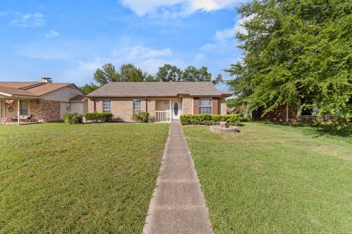 707 Shadybrook Ln, Seagoville, TX, 75159-1244 | Card Image
