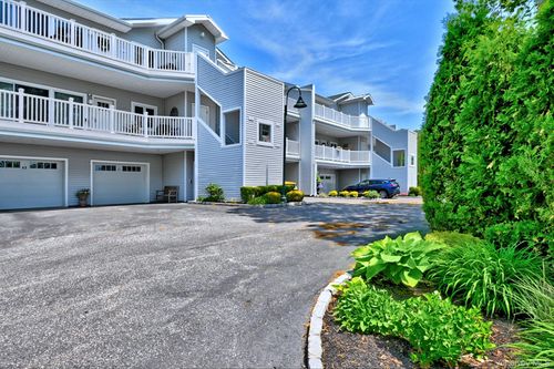 44 Fox Hill Dr, Calverton, NY, 11933-9516 | Card Image