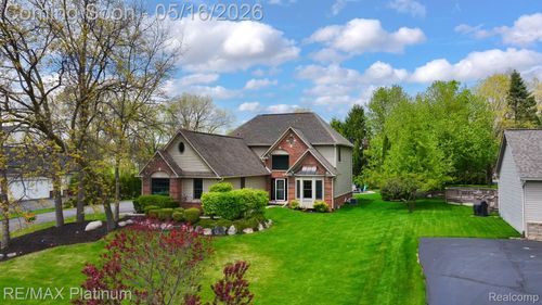 5043 Oak Bluff Ct, Howell, MI, 48843-7861 | Card Image