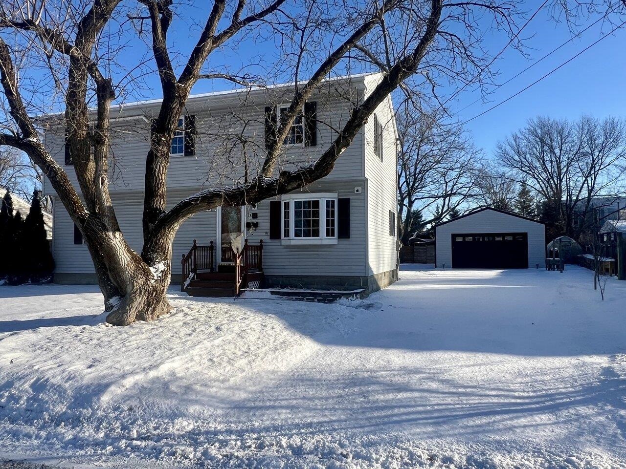 Logwood St, South Burlington, VT 05403