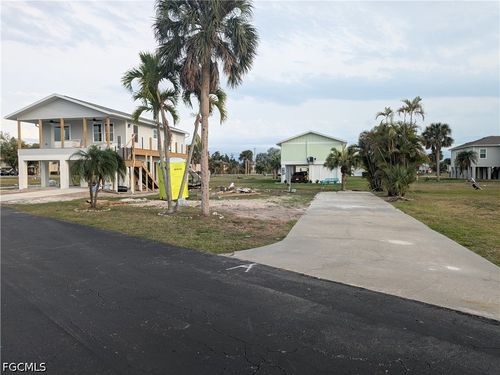 13651 Sora Dr, FORT MYERS, FL, 33908-5813 | Card Image