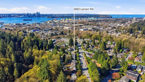 1852 Larson Rd, North Vancouver, BC, V7M2Z6 | Card Image