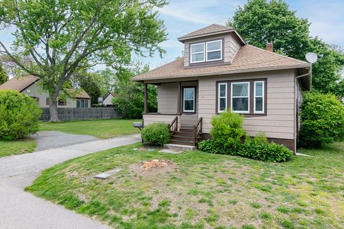 52 Chambly Ave, Warwick, RI, 02888-1804 | Card Image