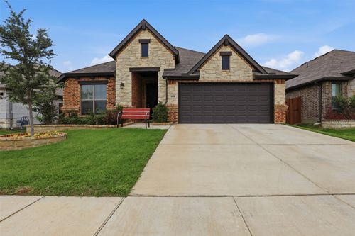 908 Misty Ln, Cleburne, TX, 76033-4787 | Card Image