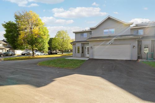 606 2nd St Nw, New Prague, MN, 56071-1143 | Card Image