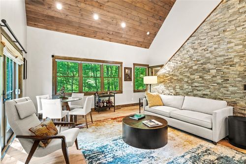 h-23 White Hawk Rdg, Richmond, RI, 02898-1300 | Card Image