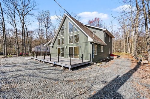 78 E Shore Dr, Hawley, PA, 18428-8250 | Card Image