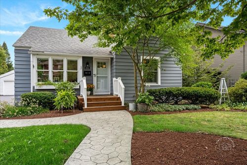 620 S 7th St, St. Charles, IL, 60174-3940 | Card Image
