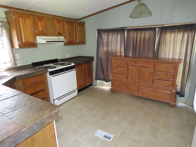 240 Green Mtn Tr Park, House other with 2 bedrooms, 1 bathrooms and null parking in Pownal VT | Image 5